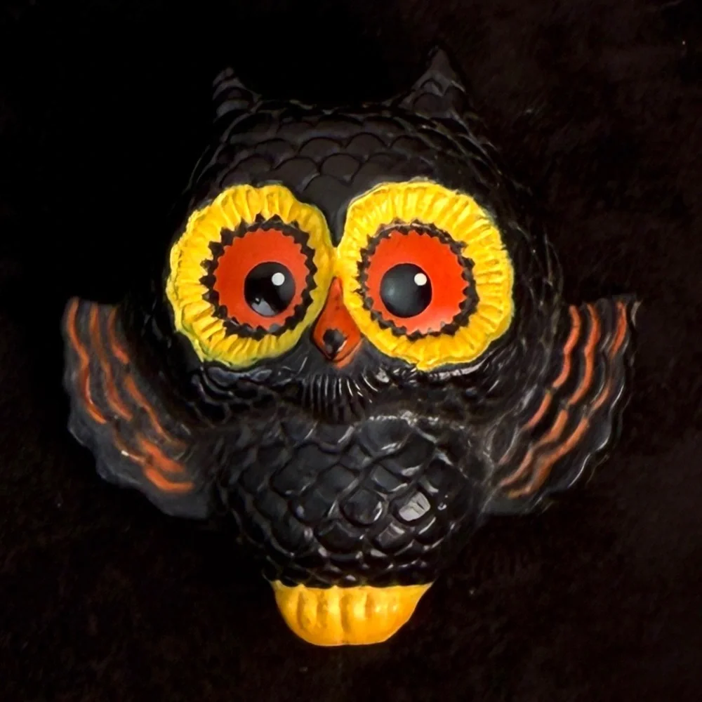Vintage carved painted owl, brooch, pin